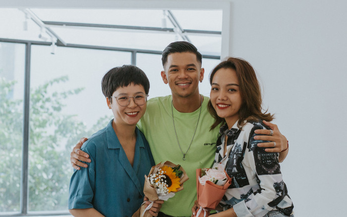 Có một Trọng Hiếu ấm áp vô cùng: 'Đột kích' nhà fan nữ như một món quà dịp 8/3 Ảnh 2