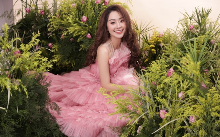 Tường Vi diện váy mong manh, hóa công chúa đẹp đến nao lòng Ảnh 2
