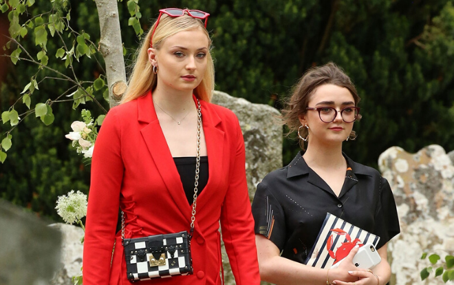 Sophie Turner hối hận vì ăn mặc ‘trẻ trâu’ đến đám cưới Kit Harington Ảnh 2