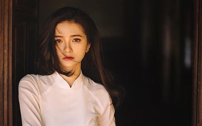 Nữ dược sĩ tương lai nhận 'cơn mưa' lời khen trong bộ ảnh áo dài trang nhã Ảnh 2