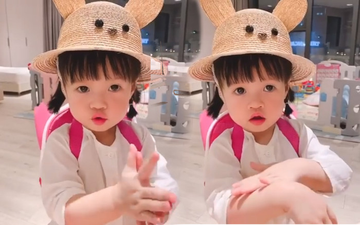 Hoa hậu Đặng Thu Thảo khoe clip con gái nhỏ cẩn thận rửa tay giữa mùa dịch Covid-19 Ảnh 2