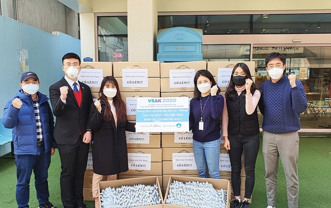 Du học sinh Việt tại 'tâm dịch' Hàn Quốc được tặng 5000 chai nước rửa tay khô Ảnh 2