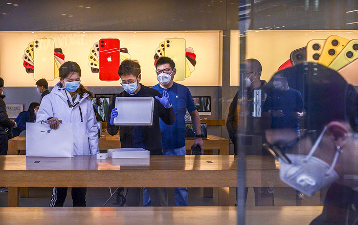 Virus corona thổi bay gần 100 tỷ USD của Apple, CEO Tim Cook bị dồn vào thế khó Ảnh 2