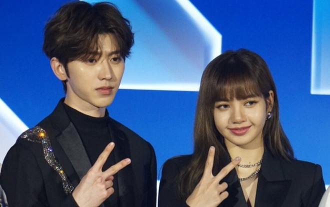 Giúp đỡ Lisa vượt qua rào cản ngôn ngữ, Thái Từ Khôn khiến người hâm mộ 'quắn quéo' vì quá…ga-lăng Ảnh 2