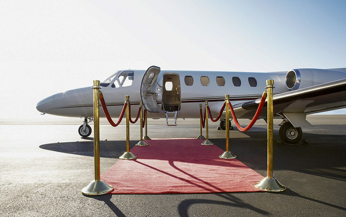 Giới siêu giàu chuyển sang dùng chuyên cơ riêng vì nỗi sợ Covid-19 Ảnh 2