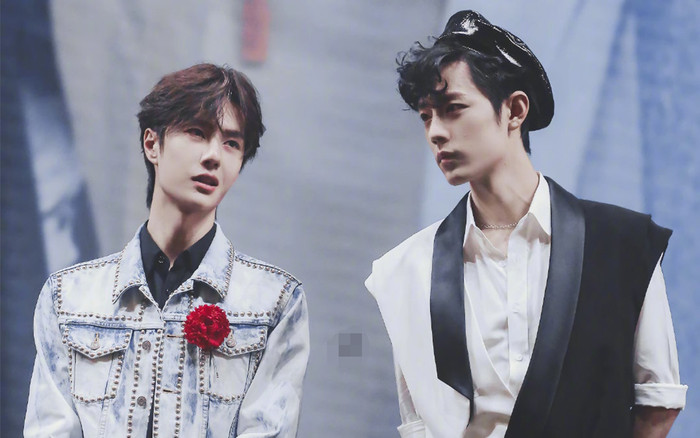 Hướng phát triển sau khi nổi tiếng của nam minh tinh lưu lượng: Tiêu Chiến tuột dốc, Vương Nhất Bác ổn định Ảnh 2