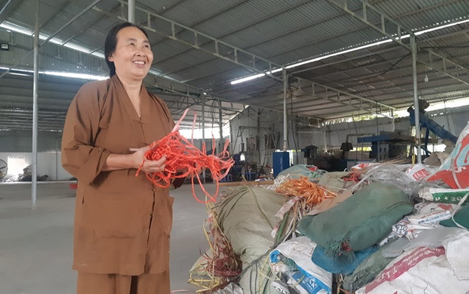 Chuyện chưa kể về nữ đại gia ‘chân đất’ ủng hộ 50 tấn gạo chống COVID-19: Có cuộc sống cơ hàn thuở nhỏ, từng chi 6 tỷ xây trường học Ảnh 2