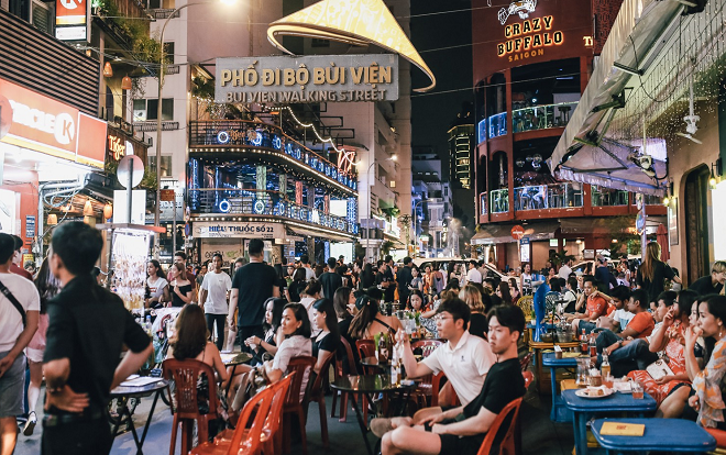 Tạm ngưng hoạt động vui chơi giải trí, quán bar, vũ trường ở quận 1 từ chiều tối nay Ảnh 2