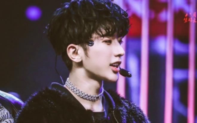 Khoảnh khắc gây chú ý: Thái Từ Khôn 'tám chuyện' về sở thích chơi bóng rổ với thí sinh Ảnh 2