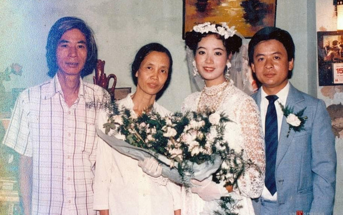 NSƯT Chiều Xuân chia sẻ ảnh cưới kỉ niệm 33 năm ngày nên duyên vợ chồng cùng nhạc sĩ Hồng Quân Ảnh 2