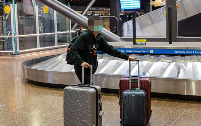 Ham vé máy bay giá rẻ, người đàn ông nhiễm virus corona sau chuyến du lịch nước ngoài Ảnh 2