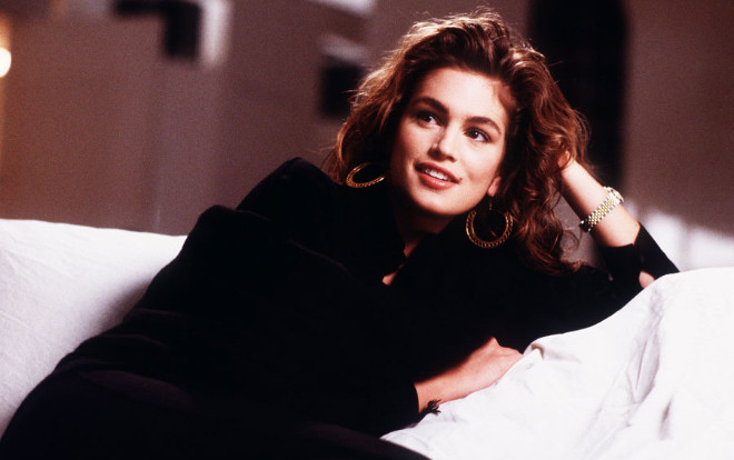 Loạt ảnh thời trẻ cháy bỏng của huyền thoại Cindy Crawford khiến bao người ngưỡng mộ Ảnh 2