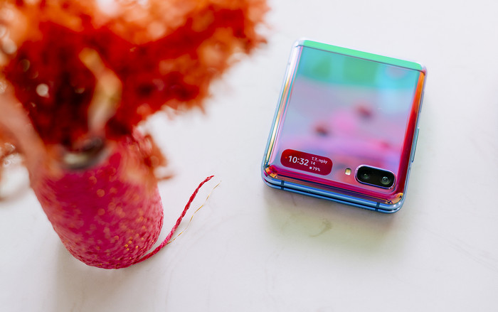 Đánh giá Galaxy Z Flip: Smartphone 'độc lạ' nhất đầu năm 2020 Ảnh 2