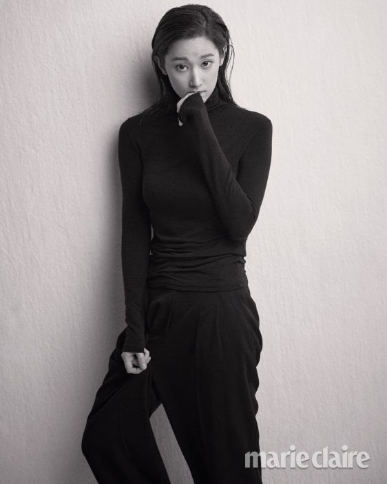 Park Shin Hye và Jeon Jong Seo xinh đẹp, quyến rũ trên tạp chí Marie Claire