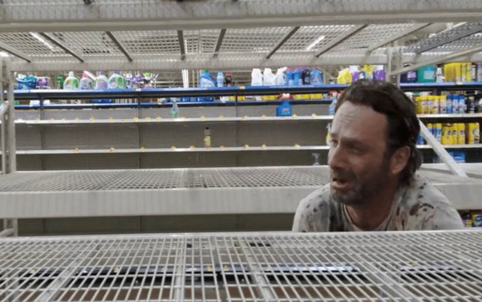 The Walking Dead: Rick Grimes gào khóc vì hết giấy vệ sinh mùa dịch Corona Ảnh 2