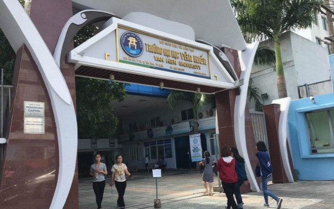 Đại học Văn Hiến hỗ trợ học phí, cho sinh viên mượn máy tính học online giữa mùa dịch COVID-19 Ảnh 2