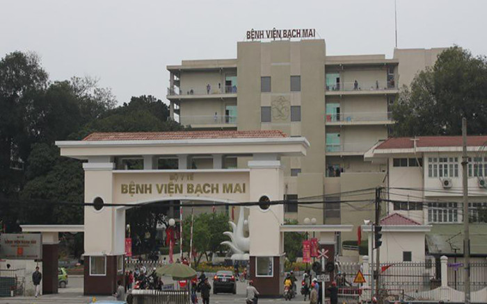 Bệnh viện Bạch Mai tạm dừng khám theo yêu cầu, tái khám tại các khoa sau khi hai nữ điều dưỡng nhiễm COVID-19 Ảnh 2