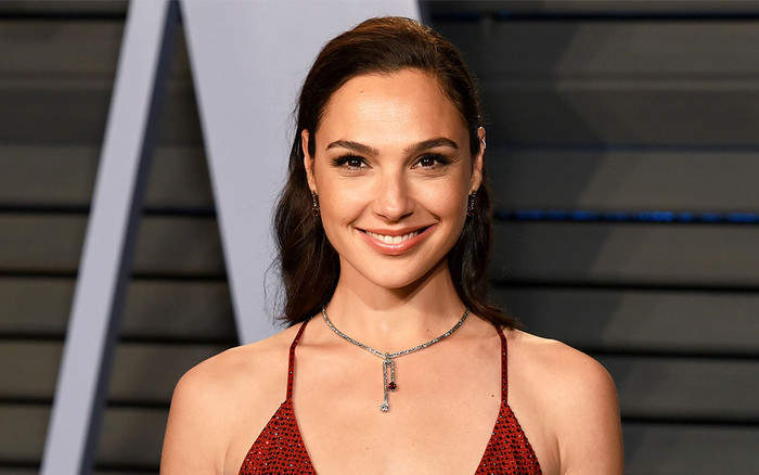‘Wonder Woman’ Gal Gadot bị ném đá khi đăng clip hát cổ vũ tinh thần người dân giữa mùa dịch Ảnh 2