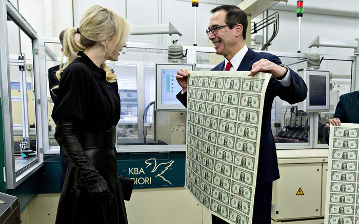 Cuộc sống của giới siêu giàu giữa COVID-19: Có hầm trú ẩn dưới mặt đất, mang theo cả bác sĩ riêng Ảnh 2