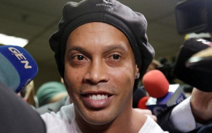 Ronaldinho nguy cơ ngồi tù 10 năm vì nghi án rửa tiền xuyên quốc gia Ảnh 2