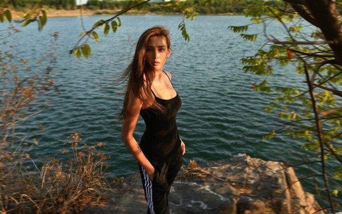 Võ Hoàng Yến nhường phần cơm cho dân quân trong khu cách ly tập trung Ảnh 2