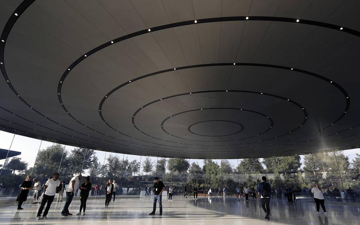 Loạt bí mật đáng kinh ngạc bên trong nơi những chiếc iPhone ra mắt Ảnh 2