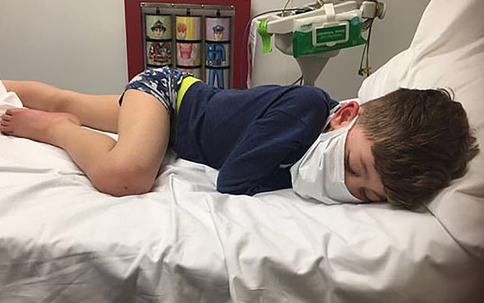 Quặn lòng trước câu hỏi của cậu bé 5 tuổi bị nhiễm COVID-19: 'Mẹ ơi, con sẽ chết sao?' Ảnh 2