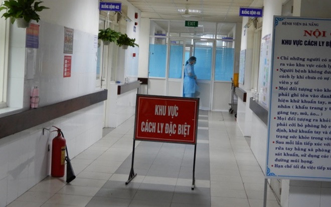 Nữ nhân viên Điện Máy Xanh cùng 2 người Anh nhiễm COVID-19 được xuất viện Ảnh 2