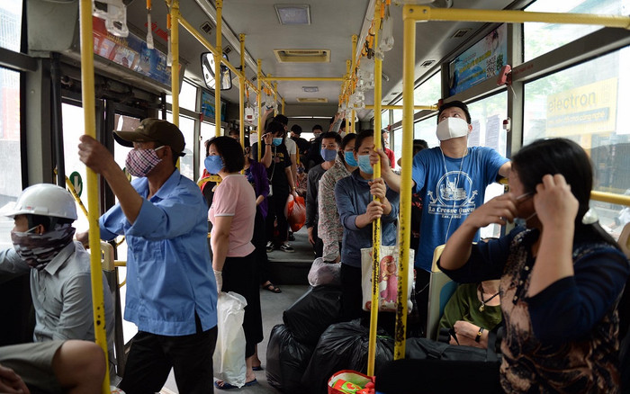 Hà Nội chỉ đạo tạm dừng hoạt động xe buýt hết ngày 15/4, không tụ tập từ 10 người trở lên Ảnh 2