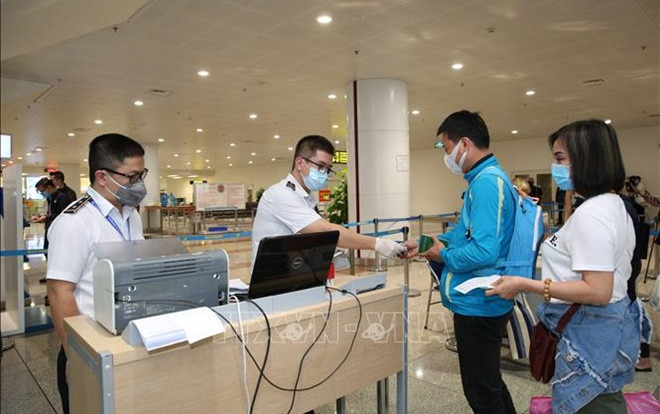 Việt Nam khuyến cáo công dân tạm thời không về nước Ảnh 2