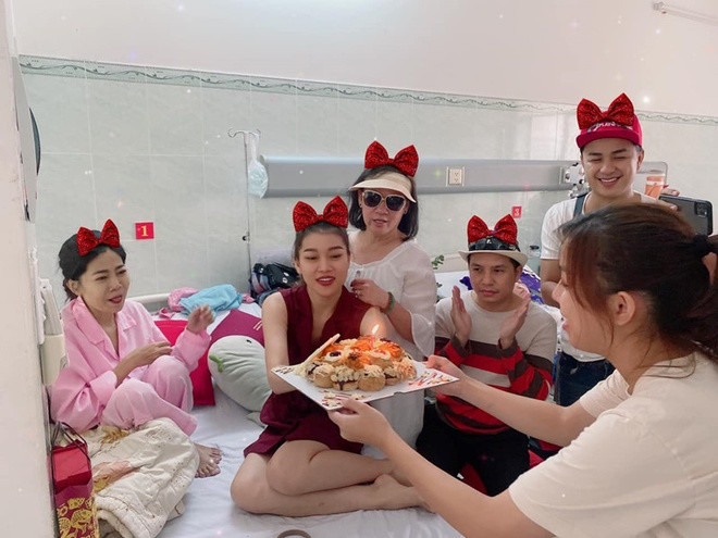 Bạn thân tiết lộ tình trạng của Mai Phương: Sức khỏe rất yếu, bị kháng thuốc và không thể ăn uống