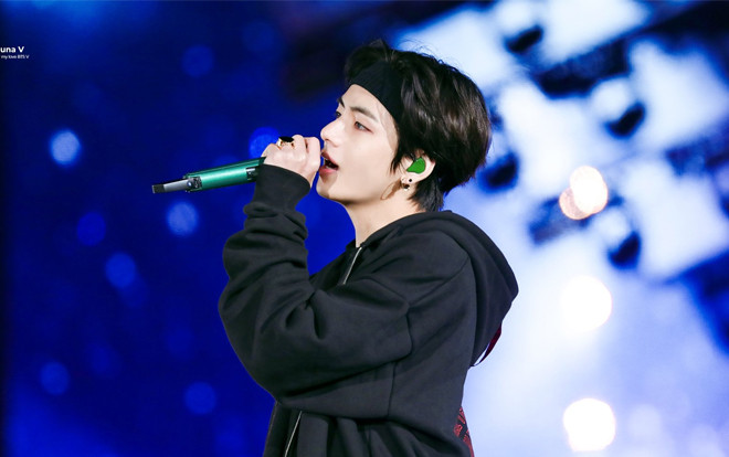 Sau RM và J-Hope, V là thành viên BTS tiếp theo góp mặt tại BXH Billboard Digital Sales với ca khúc solo tự sáng tác Ảnh 2