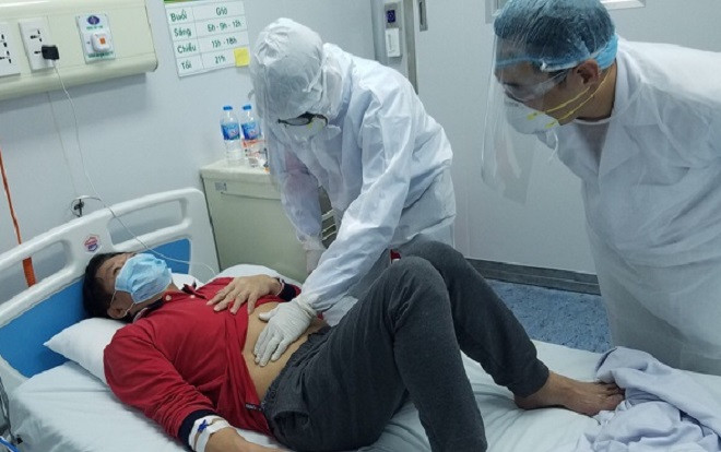 60 ca mắc COVID-19 ở Việt Nam đã âm tính lần 1, 3 bệnh nhân nặng tiến triển tốt Ảnh 2