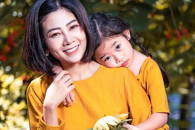 Cộng đồng mạng động viên Phùng Ngọc Huy, khuyên anh chăm sóc con gái sau khi Mai Phương qua đời