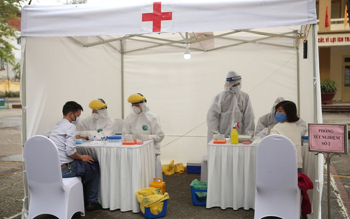 Cận cảnh trạm xét nghiệm nhanh COVID-19 cho kết quả trong 10 phút chính thức mở hoạt động ở Hà Nội Ảnh 2