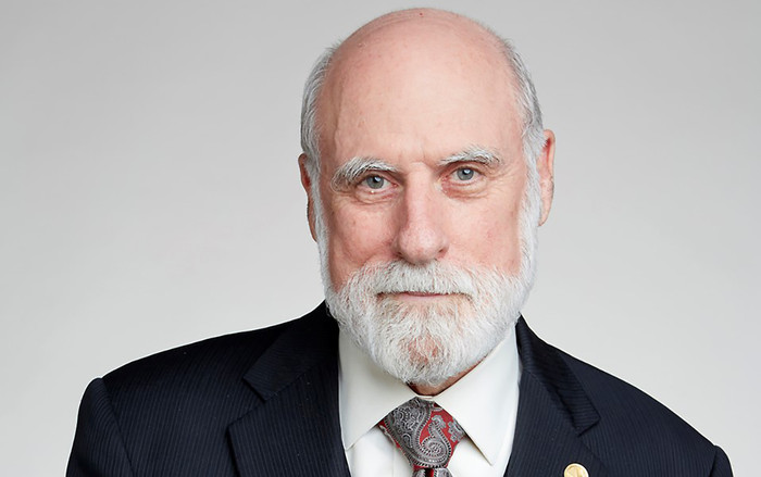 ‘Cha đẻ’ Internet hiện đại dương tính với virus corona chủng mới Ảnh 2