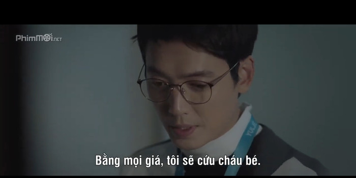Jung Kyung Ho không hổ danh là con nhà nòi diễn xuất, ánh mắt cương nghị nhưng đầy sự cảm thông đối với bệnh nhân của mình