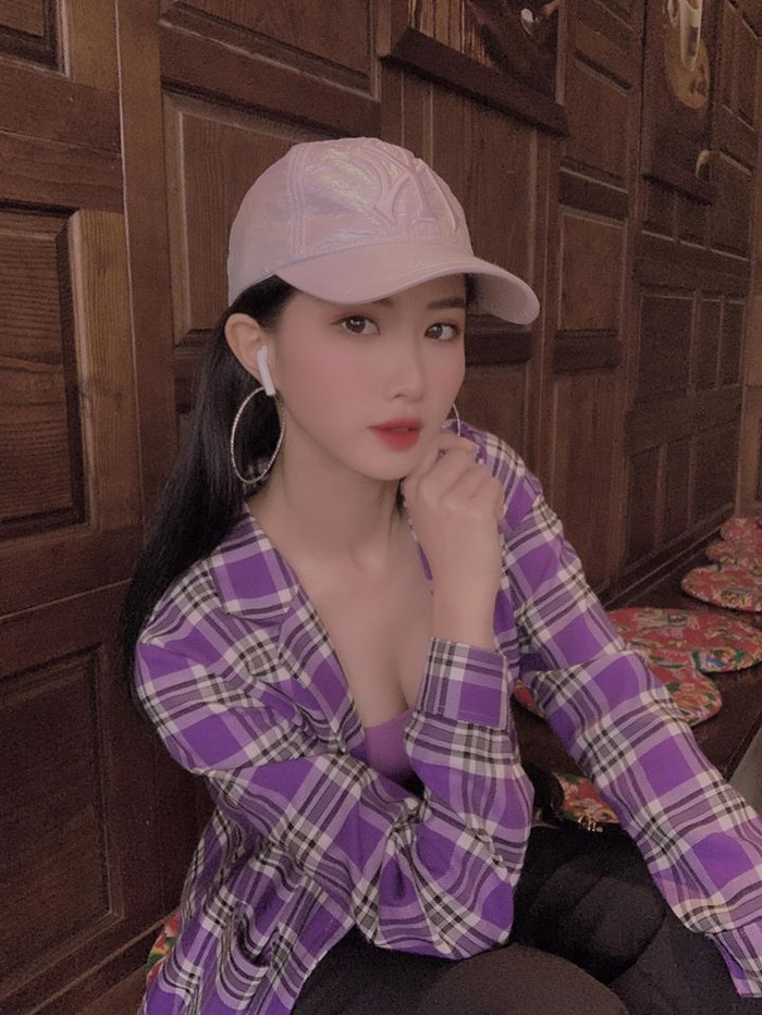 Tạm hoãn thi đấu, Trọng Đại dẫn bạn gái mới về ra mắt gia đình
