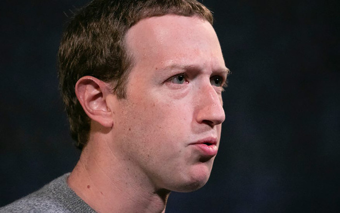 Choáng với giá những chiếc áp phông xám tẻ nhạt ngày nào Mark Zuckerberg cũng mặc Ảnh 2