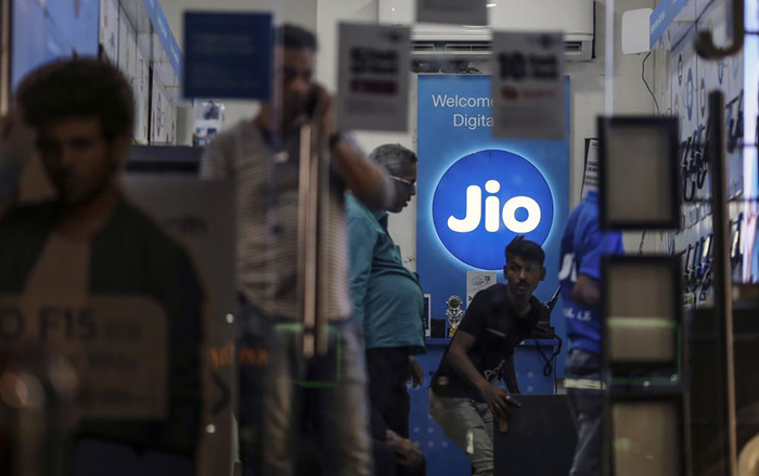 Facebook vừa mua cổ phần nhà mạng viễn thông lớn nhất Ấn Độ Ảnh 2