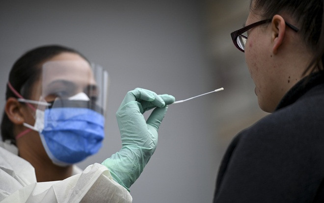 Anh phát hiện bộ kit xét nghiệm COVID-19 nhiễm virus Ảnh 2