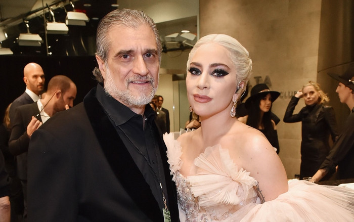 Lady Gaga ngượng chín mặt khi bố ruột lên mạng xin tiền quyên góp mùa bệnh dịch Ảnh 2