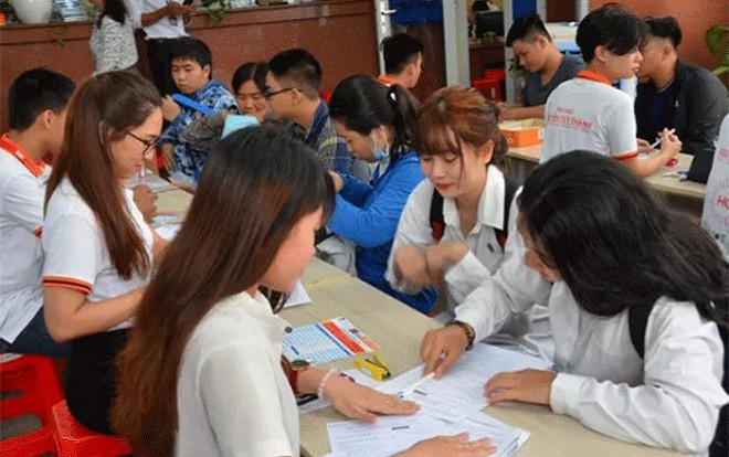 Nhiều ĐH xét tuyển sớm, bỏ qua học kỳ cuối Ảnh 2