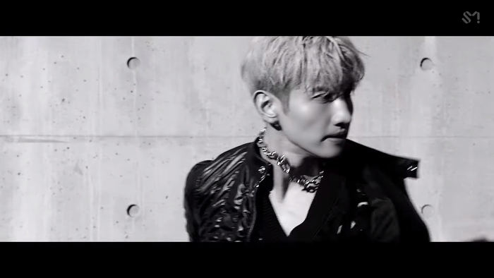 25 giây teaser Chocolate: Max Changmin đích thị là 'chiến binh hạng nặng' của Kpop tháng 4