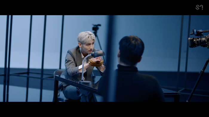 25 giây teaser Chocolate: Max Changmin đích thị là 'chiến binh hạng nặng' của Kpop tháng 4