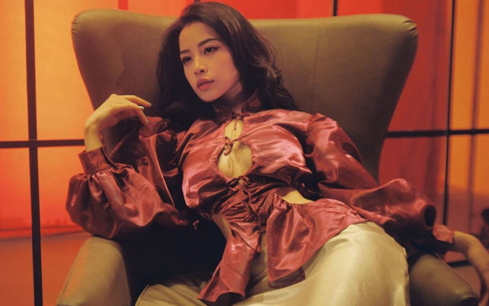 Chi Pu xuất chiêu chơi piano với bàn tay 'cong veo', tiết lộ lý do bất ngờ Ảnh 2