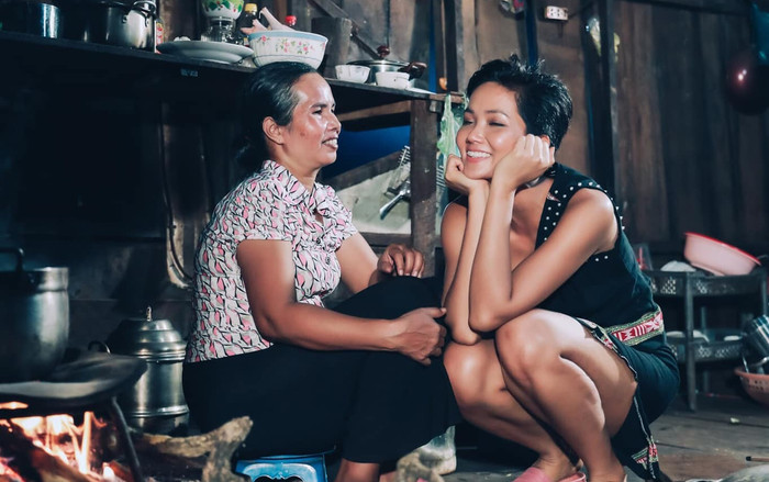 H'Hen Niê ghi điểm khi khoe giọng hát chay: Nghe sao mà mộc mạc, thân thương vô cùng Ảnh 2