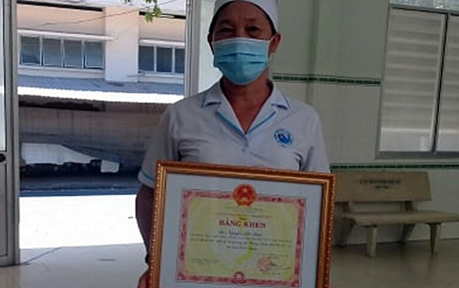 Chuyện cảm động: Nữ điều dưỡng nén nỗi đau, không thể về chịu tang mẹ vì chống dịch COVID-19 Ảnh 2