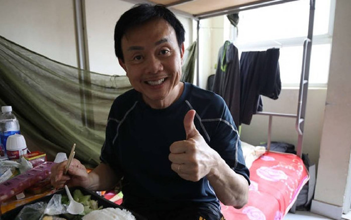 Trở về từ Mỹ, danh hài Chí Tài giản dị vào khu cách ly tập trung, từ chối nhận đồ tiếp tế Ảnh 2