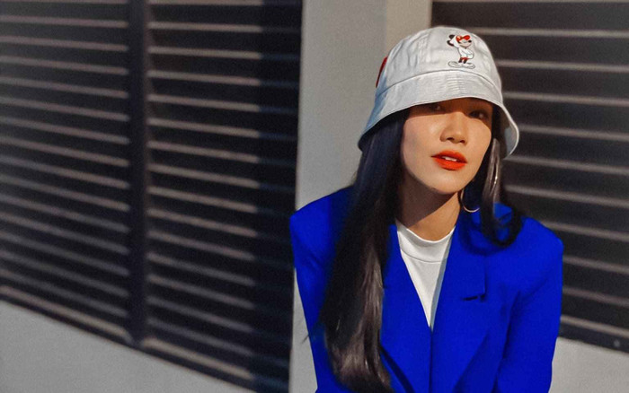 Á hậu Kim Duyên diện cây vest xanh hoàng gia cực chất Ảnh 2